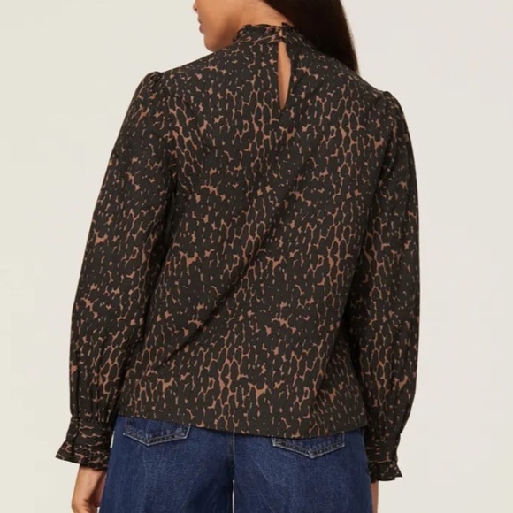 Rails Ariana Leopard Animal Print Ruffle Collar Blouse Size Large - Picture 10 of 10